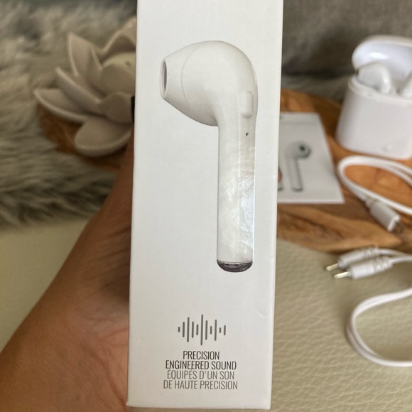Wireless earbuds - Picture 4 of 11